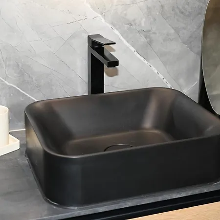 Immersa Nella Pace Tra Locarno & Valle Verzasca Appartement *